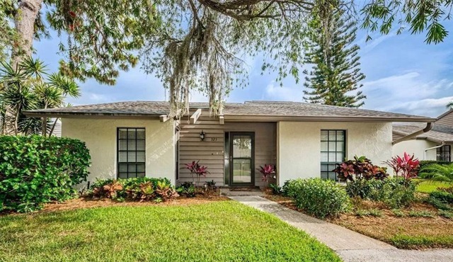 Amazing location - with-in 3 minutes walking distance to Gulf of Mexico