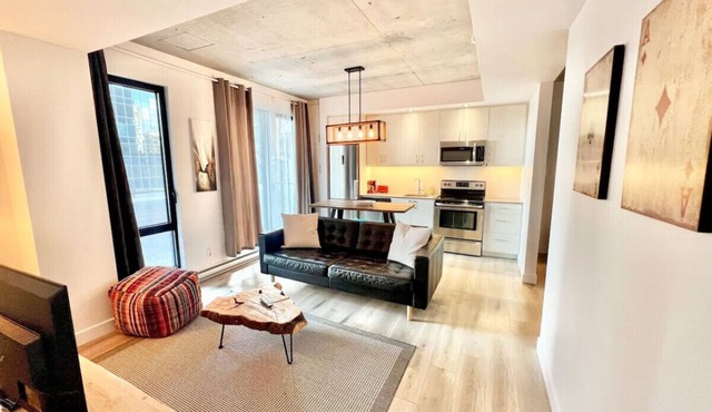 Amazing loft in MTL Old Port with stylish design, modern and a prime location near attractions.