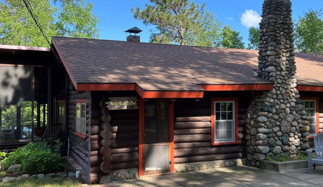 Amazing Log Home on pristine lake in Northern MN.