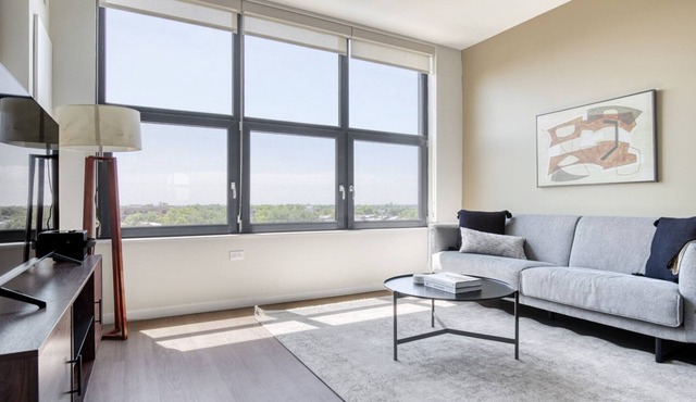 Amazing Logan Square 1BR w/ Pool, Deck & Gym, nr L, by Blueground