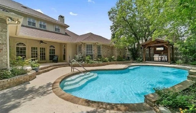 Amazing Luxury 5 Bedrooms Home with Private Pool