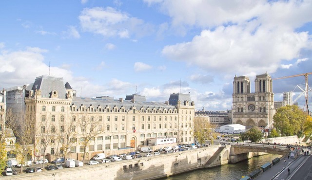 Amazing Luxury Apt on Top floor with Elevator - Crazy View!