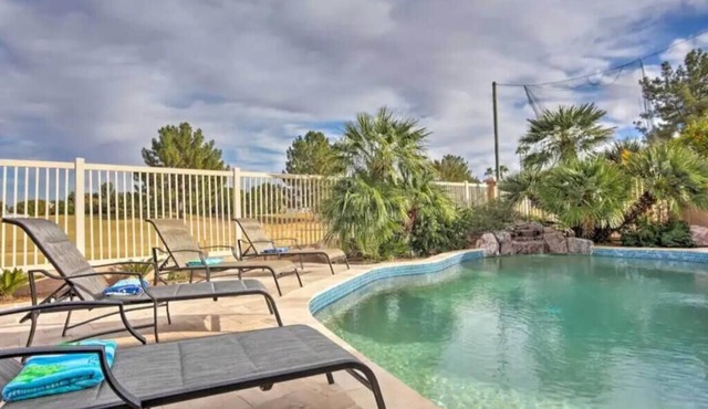 Amazing luxury home on golf course, beautiful water view, private heated pool!