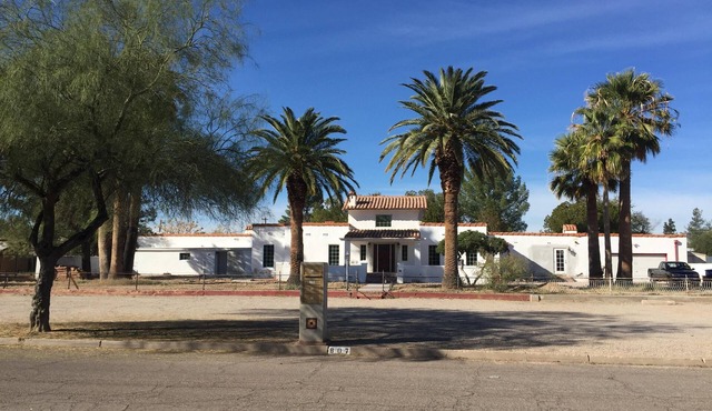 Amazing luxury rental in historic house in central tucson.