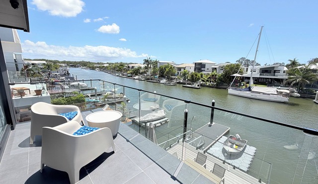 Amazing Luxury waterfront Dreamhome&Ev Charging