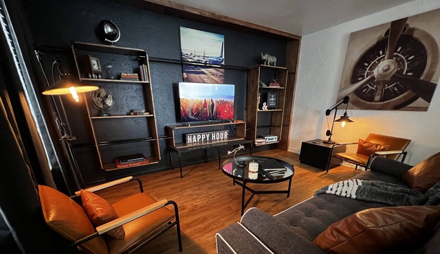 Amazing McKinney Ave Apartmet
