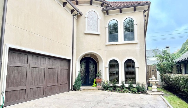 Amazing Mediterranean style Villa in Highland Park with POOL! Heart of Dallas