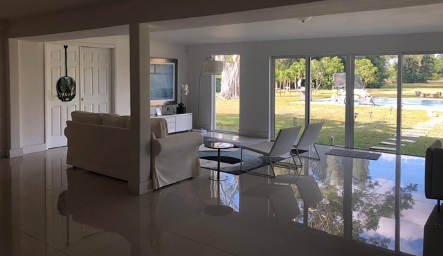 AMAZING MODERN/COUNTRY STYLE HOUSE, ALMOST 5 ACRES