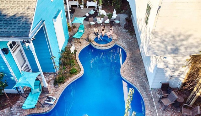 Amazing Modern Property 5 BR Next to French QT & Bourbon