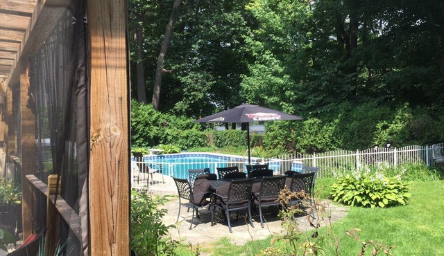 Amazing Montreal 8BR Suites House, Parc Access, Waterview, SPA & Pool