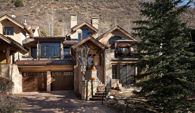 Amazing Mountain Home with Hot Tub & Views
