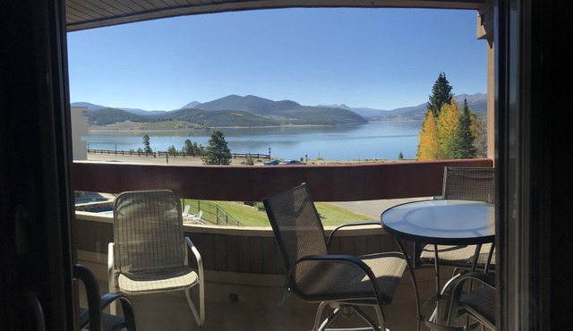 Amazing Mountain & Lakefront Views- Special! 1 FREE nite w/7 nite booking