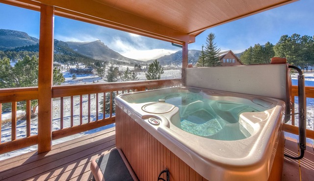 Amazing Mountain Views with Hot Tub