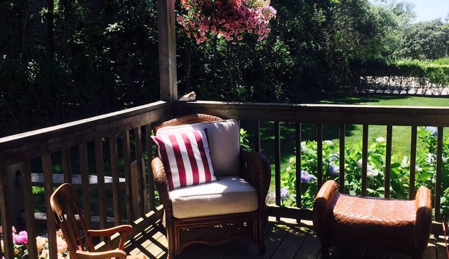 Amazing Nantucket Oasis with HotTub, FireTable, Sauna, Playroom, Close to Beach!