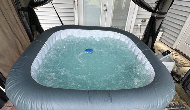 Amazing "NEW" Cottage Hot Tub Minutes To Beaches - Coastal Comfort Awaits