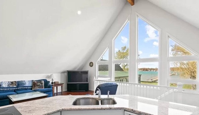 Amazing North Channel Waterfront Carriage House