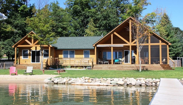AMAZING North Elk Lake Getaway