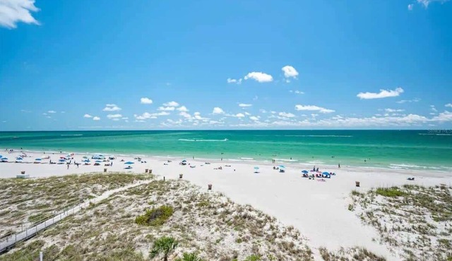 Amazing Ocean View, Pool @ Mad. Beach- John's Pass