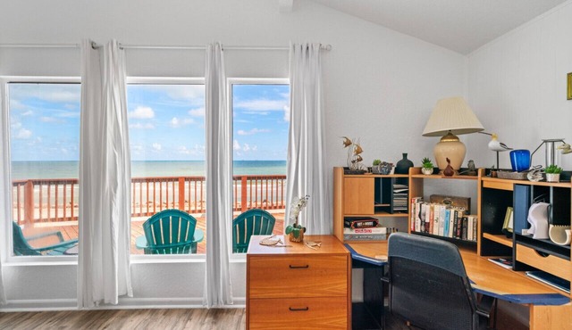 Amazing Oceanfront 2BR Home, Cozy, Peaceful & Kid/Pet Friendly