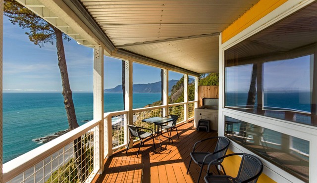 Amazing Oceanview! by OceanviewHotTubs Tesla Charging Oceanfront! Shelter Cove