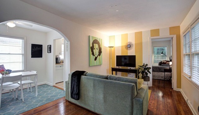 Amazing one bed/bath apartment tucked away and private! One block from water!