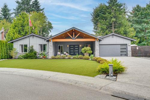 Amazing Outdoor Space! Everett Escape with Hot Tub