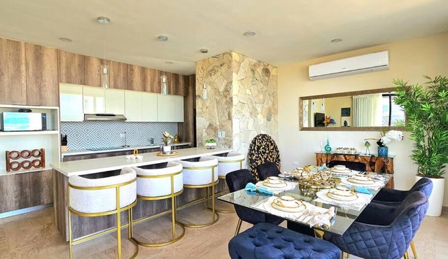 Amazing Panoramic View from Penthouse in Pedregal