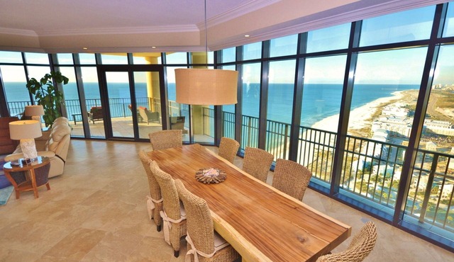 Amazing Penthouse living~Upscale~Luxury~Corner unit~BEST Views~Private balcony!