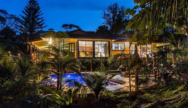 Amazing Pet Friendly Beach Retreat - Pool+Firepit