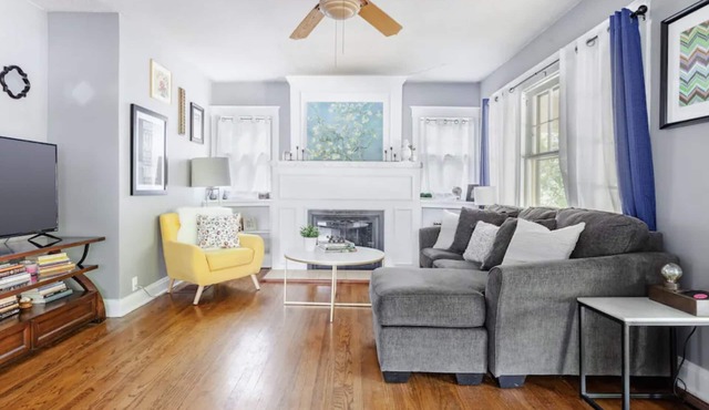 Amazing Plaza Location - Steps from new Whole Foods!