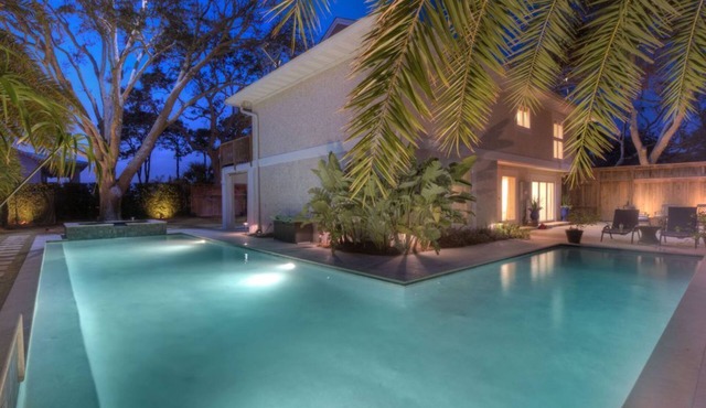 Amazing Pool on East Beach, SPA, Short Walk to Beach, 3 Kings plus, Dog Friendly