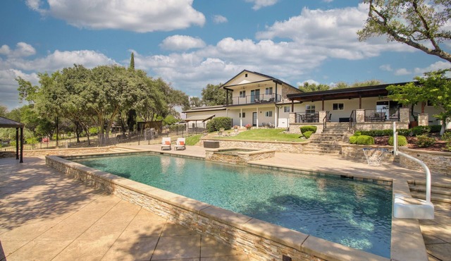 Amazing Pool, Game room and home theatre, near Sacramento, close to Folsom Lake