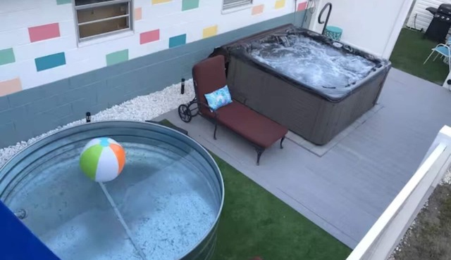 Amazing private studio with hot tub! Great place to stay!