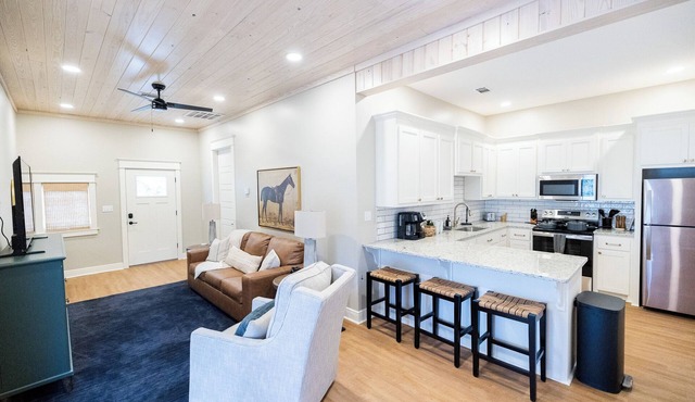 Amazing Property, Brand New, Coffee Bar, Walkable