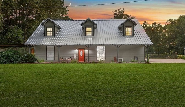 Amazing property, Large porch to experience and enjoy country living its best.