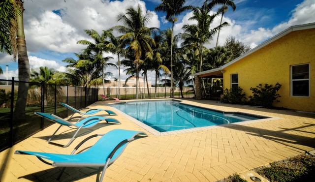 Amazing ranch experience with private lake & pool