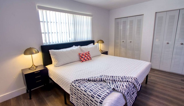 ✨ Amazing Renovated One Bedroom w/Free Parking