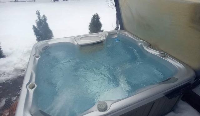 Amazing restored 1800s"s Farmhouse minutes from the World famous Salmon River.