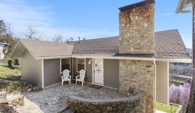 "AMAZING RETREAT" Minutes to Downtown Hollister, Branson and Thunder Ridge