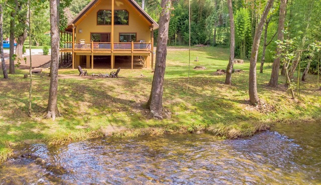 Amazing RIVERFRONT Cabin.