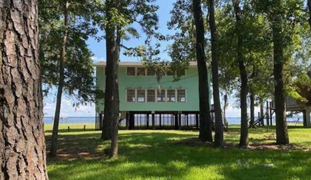 Amazing Riverfront Views