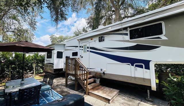 Amazing RV/Camper in Ocala National Forest- 2 Bedrooms