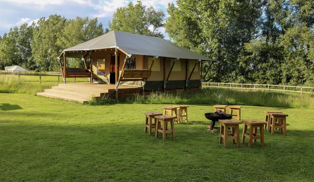 Amazing Safari Lodge With Wild Swimming Lake