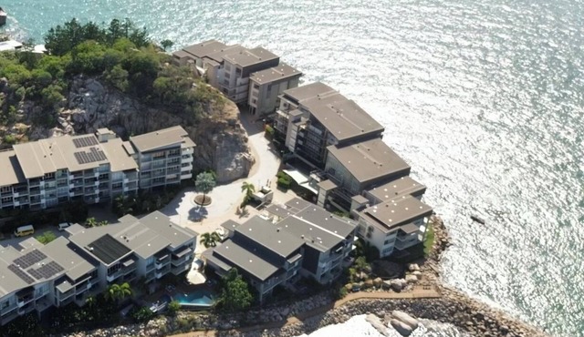 Amazing sea views capture the sea breezes located on beautiful Magnetic Island.