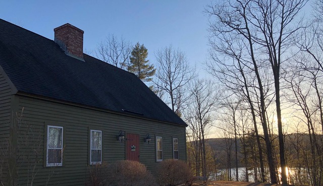 Amazing Setting! Private Retreat w/ free use of 4 kayaks