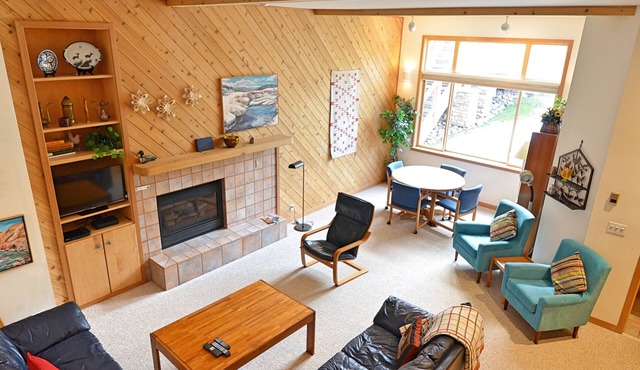 Amazing Ski in/Ski out Cedars Townhouse in Breck-Short Walk to Main St.