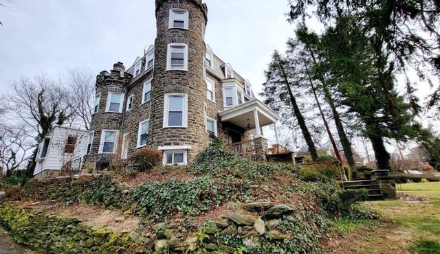 Amazing, spacious 1 bedroom 1 bath apartment