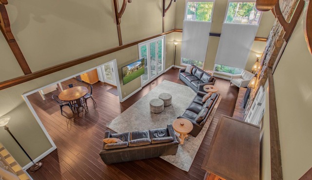 Amazing Spacious Luxurious Home - Sleeps Up To 16!