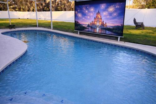 Amazing Star Wars Villa with Arcade & Theater, Private Pool, 3 King, Near Disney