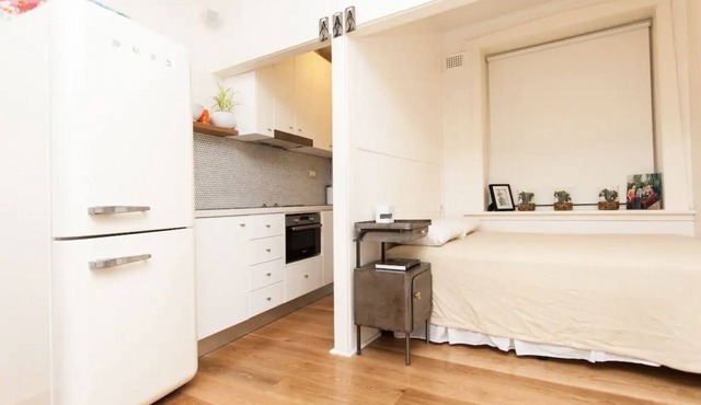 AMAZING STUDIO, in URBAN OASIS. Close to City,transport,Bays,the Harbour & cafes